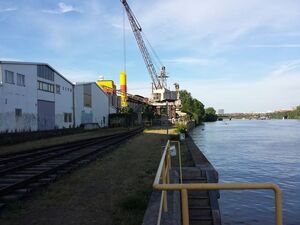 Wo heute noch verfallene Lagerhallen stehen, wollen wir bezahlbaren Wohnraum am Flussufer